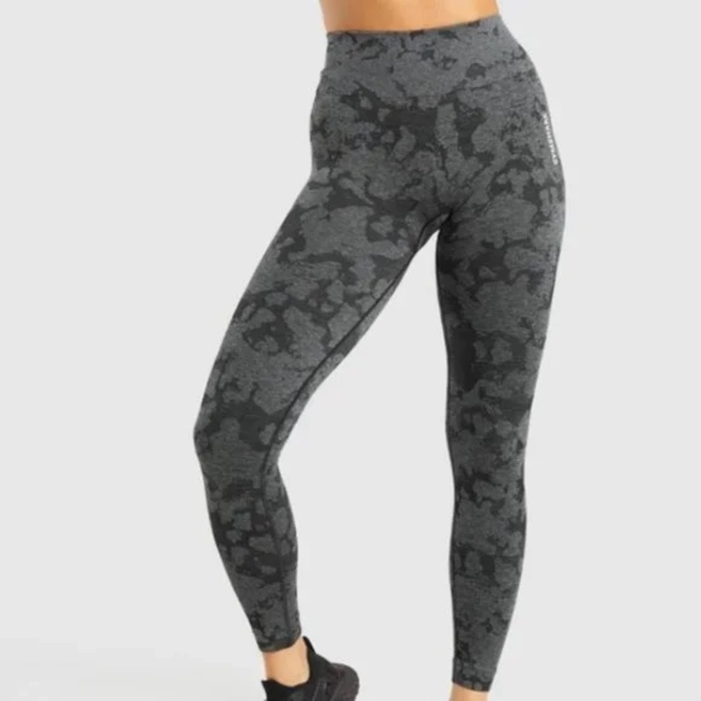 Gymshark Seamless Leggings, M | Black/Gray Camo 💪🏼🖤🩶